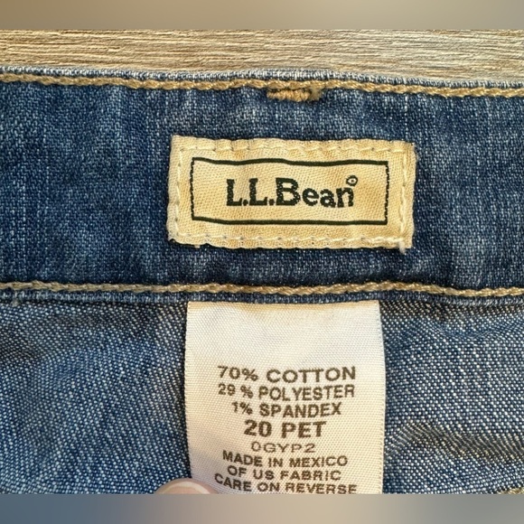 L.L.Bean Women’s straight Leg 5 Pocket Denim Jeans Size‎ 20 P - Picture 2 of 7
